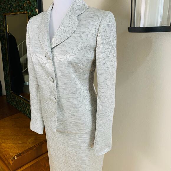 Kasper 6P Skirt Suit w/Blazer Jacket Shimmery Floral Brocade Jacquard  Silver - Picture 4 of 11